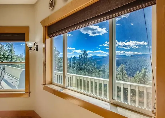 Mountain Retreat - Deck Views - Sleeps 10