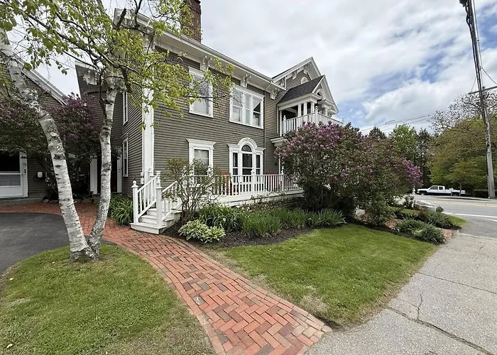 Commanders Cabin, Quaint Apt Steps To Downtown