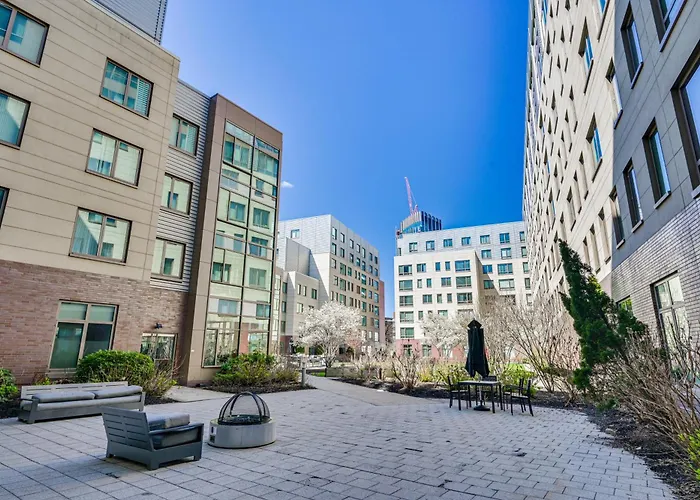 Walk To Mit & T Stop! Kendall Square Extended Base