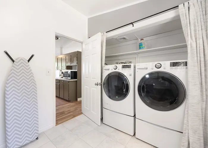 Modern Single-Level 2Br Easy Access & Office