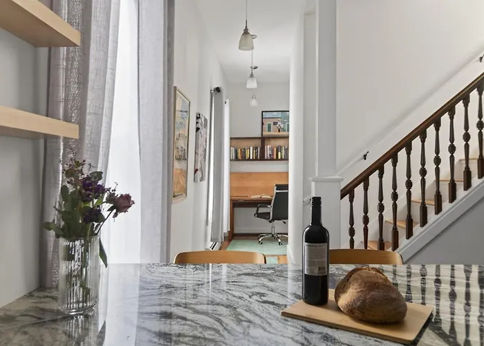 Modern West End Townhome 3Br 2Ba