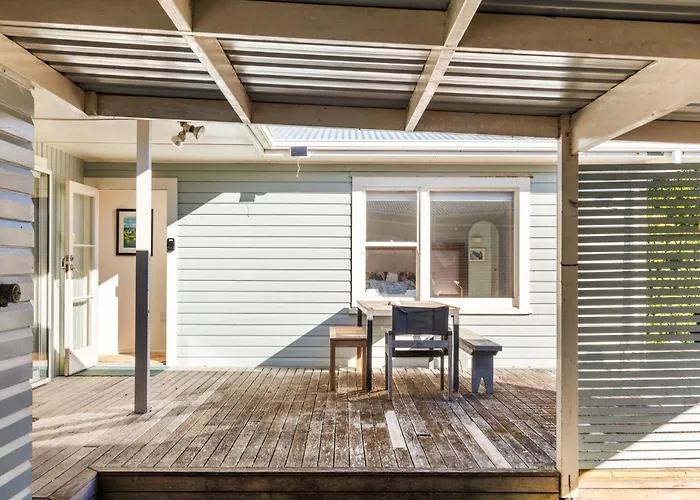 On The Dunes - Beachfront Kiwi Bach
