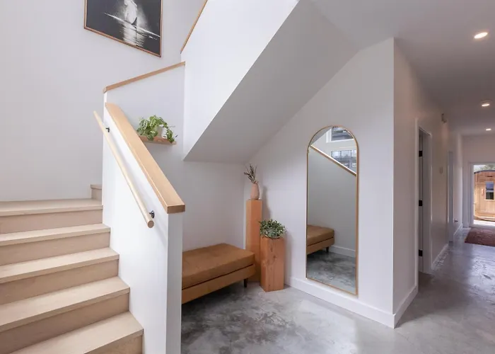 Eaglewood Guesthouse-Walking To Shops, Sauna, Ev
