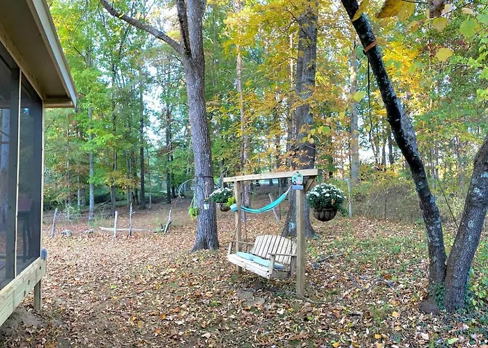 Glamping Tiny House Situated In The Tennesse Woods For A Tranquil Escape Near Chattanooga