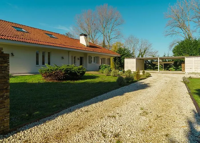 Maravillosa casa con porche y jardín