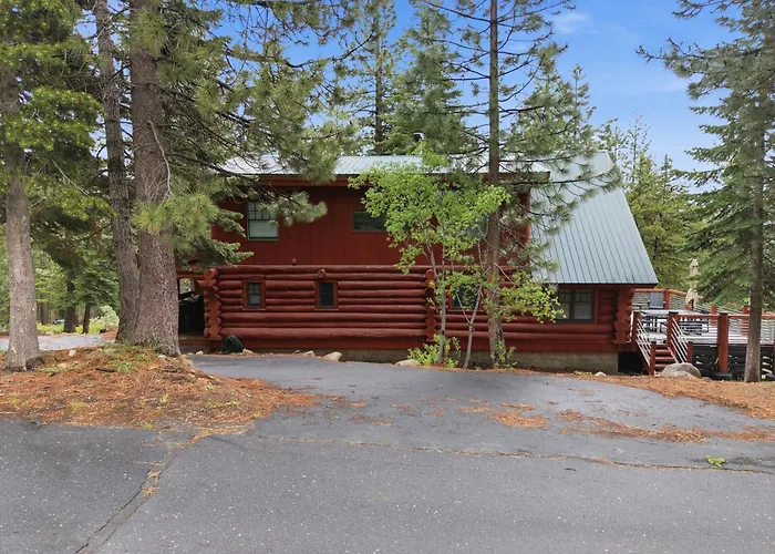 Log Cabin With Shou Sugi Ban Fireplace - Vh401 Home
