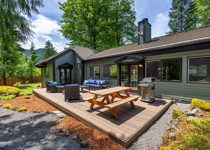 Mt Hood Home Game Room Sleeps 9 Dog-Friendly