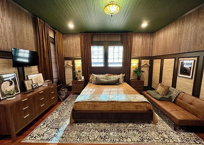 Cane River Living Speakeasy I Historic District