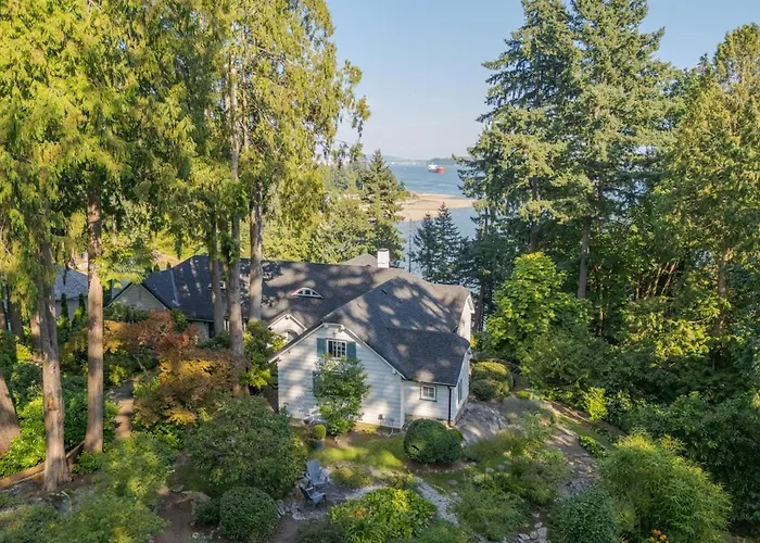 Luxe 3Br Coastal Retreat - Views, Hot Tub And Bbq