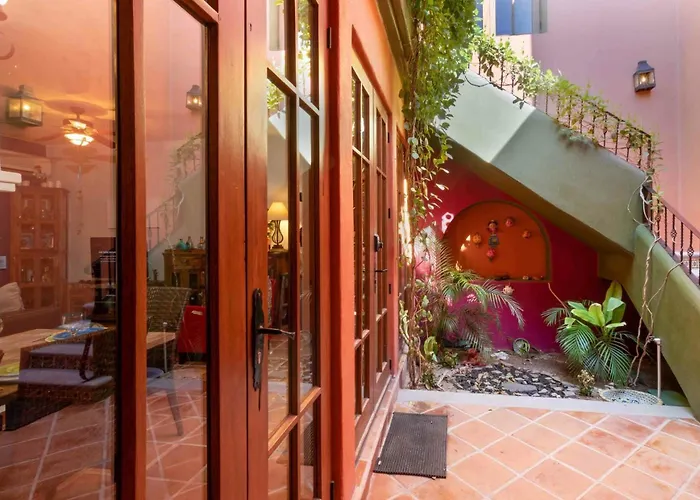 Beautiful Home In Founder S Few Steps From The Coffee Shop