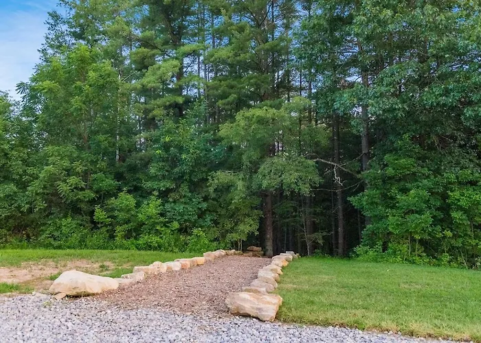 Birch At Arcadia Hills Luxury Couples Cabin