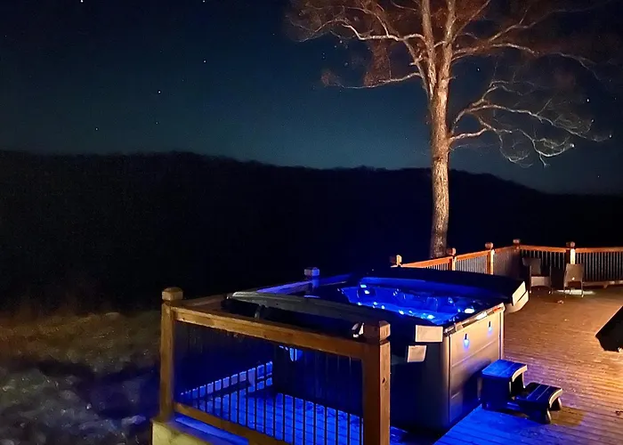 Estill Oaks - Luxe Mountain View Retreat -Hot Tub - Secluded 80-Acre Escape For 16 Guests