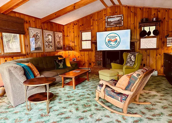 Hemlock Cabin Retreat | 3Br + Cedar Guest Suite