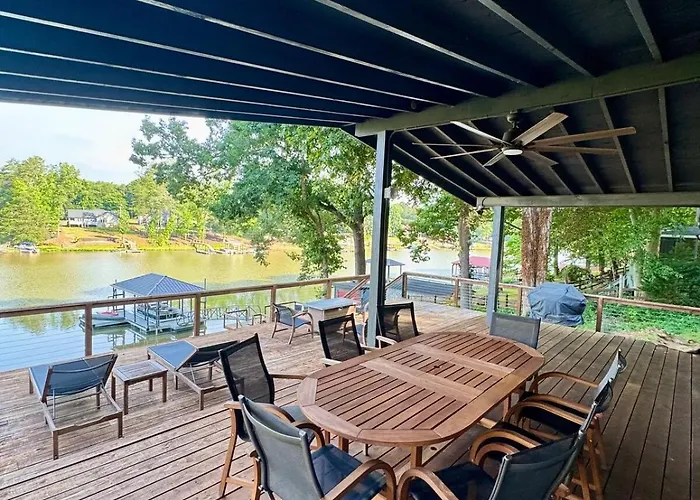 Lake Front Retreat With Deep Water Dock