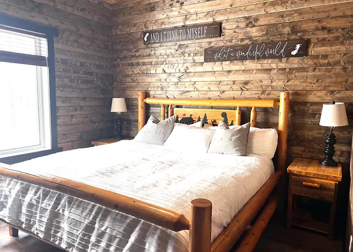 Sunrise-Moonlight Cabin
