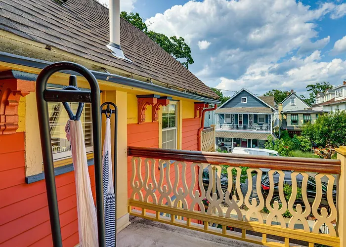 Walkable Victorian Cottage In Historic Ocean Grove
