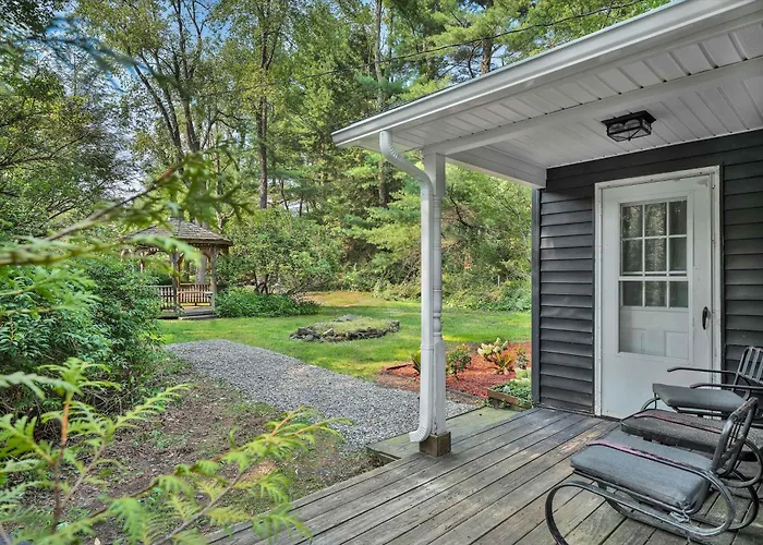 Charming Pocono Cabin - Firepit - Gazebo - Pet-Friendly