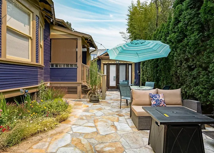 Secluded Patio Cottage Right By All The Action Portland
