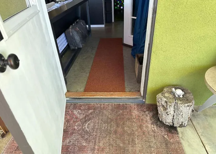Location, Quiet, Zen, Stars, 1 Bd And Studio