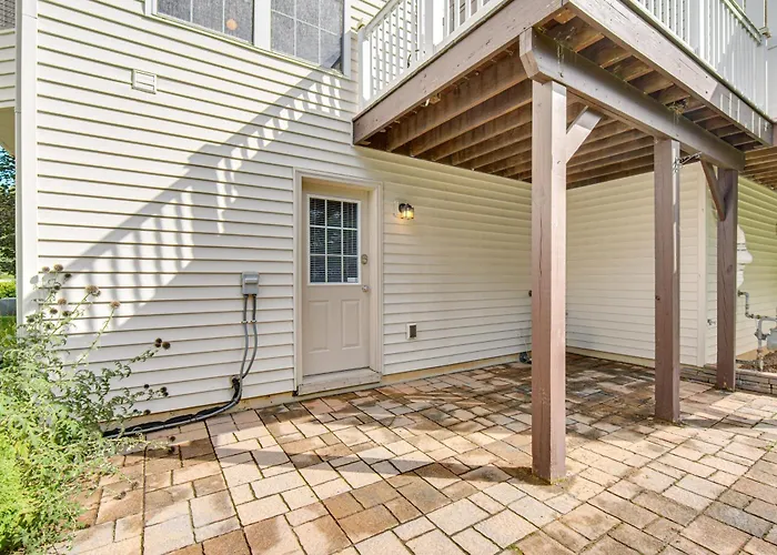 Charming Bellefonte Townhome Near Penn State!