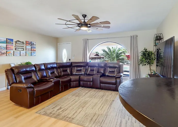 5 Mi To Lake Havasu: Home W/ Yard & Pool