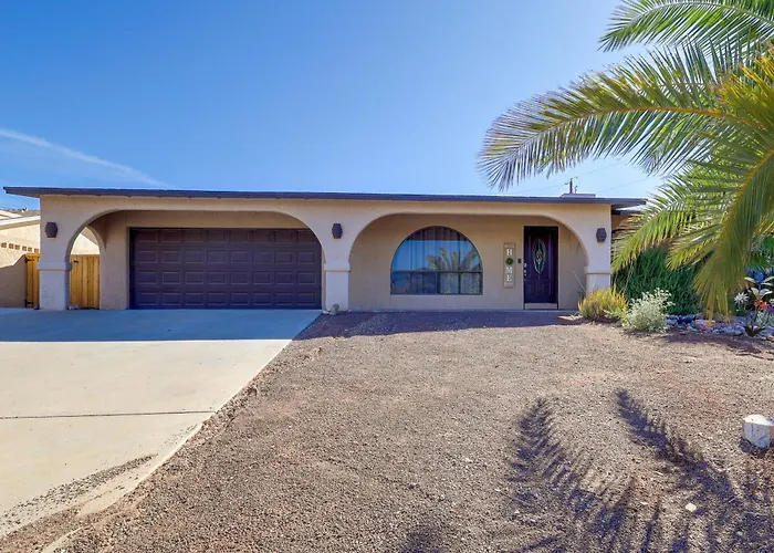 5 Mi To Lake Havasu: Home W/ Yard & Pool