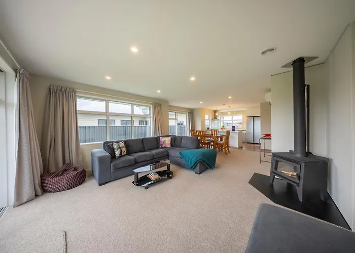 Fiordland Getaway - Te Anau Holiday Home