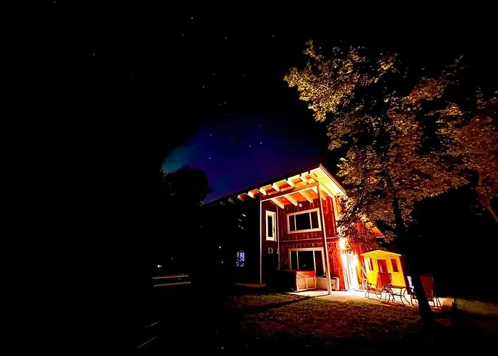 Lake Cabin- Hot Tub, Saunas, Ice Baths, Massage Ch