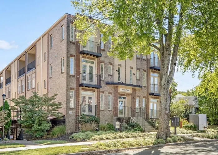 2-Bedroom Condo Unit With Free Parking & 2 King Beds