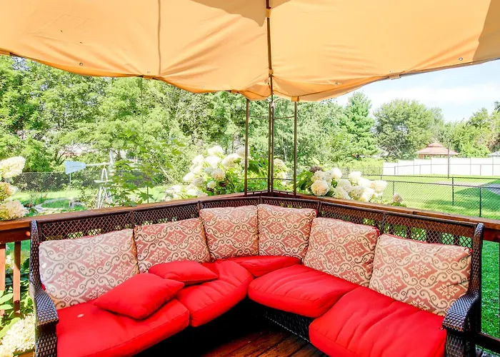 Family-Friendly Waterloo Abode W/ Deck!