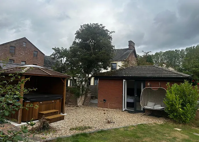 Riverside Annex At Ashbank With Hot Tub