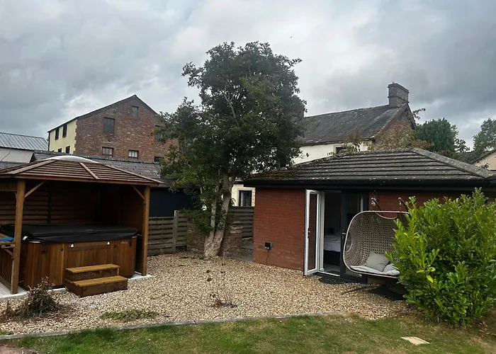 Riverside Annex At Ashbank With Hot Tub