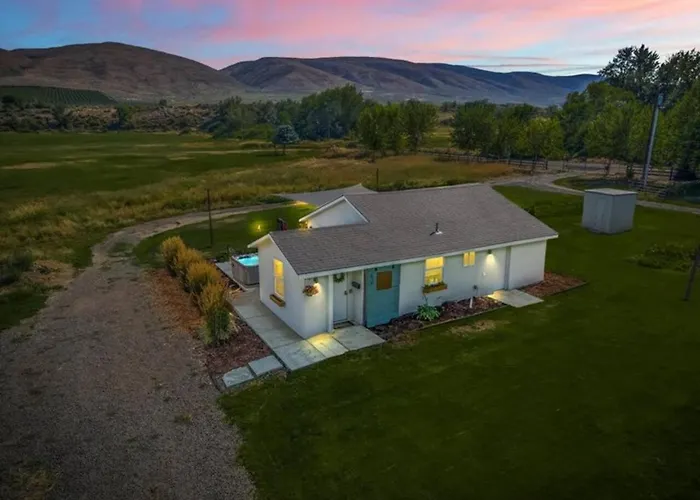 The Ahtanum Cottage - Hot Tub And Views