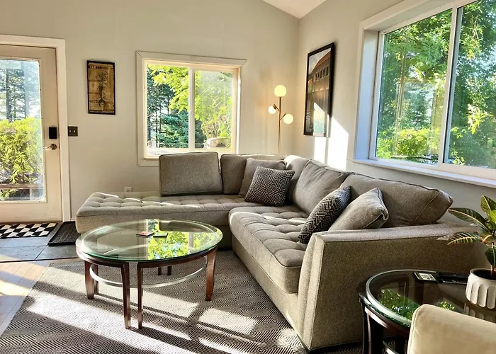 The Spruce Cape Collective - 5 Bed - House With Fireplace