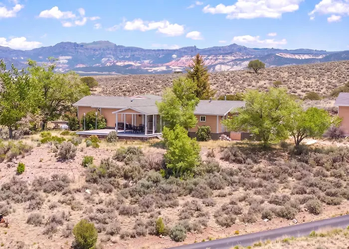 Hilltop Heaven - 5 Star Comfort And Views