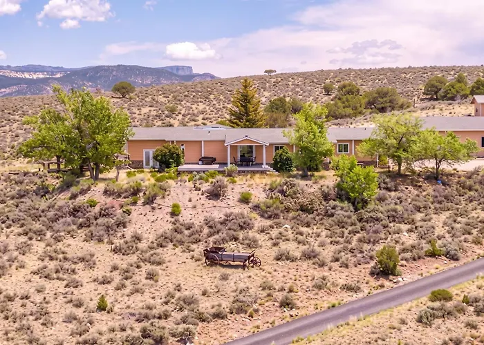 Hilltop Heaven - 5 Star Comfort And Views