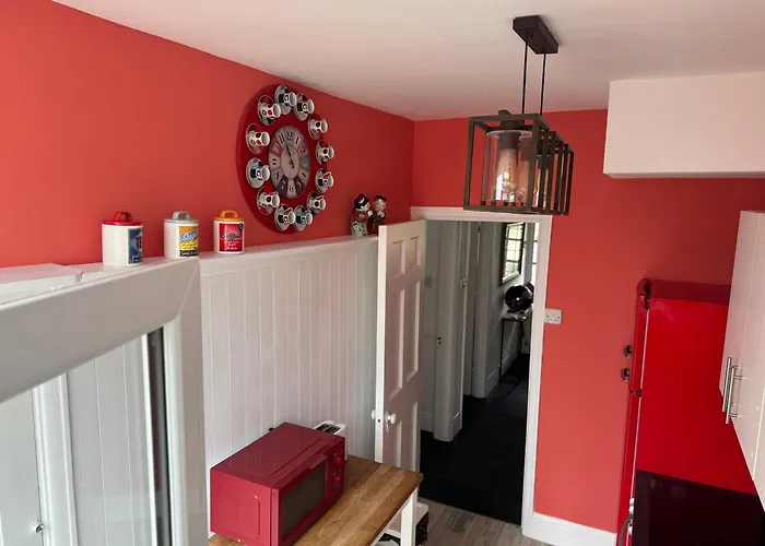 Littlecroft Central City Centre - 3 Bedroom Home - Free Parking