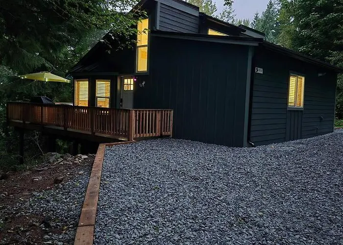 Dovetail Den - Tranquil With Hot Tub And Air Conditioning