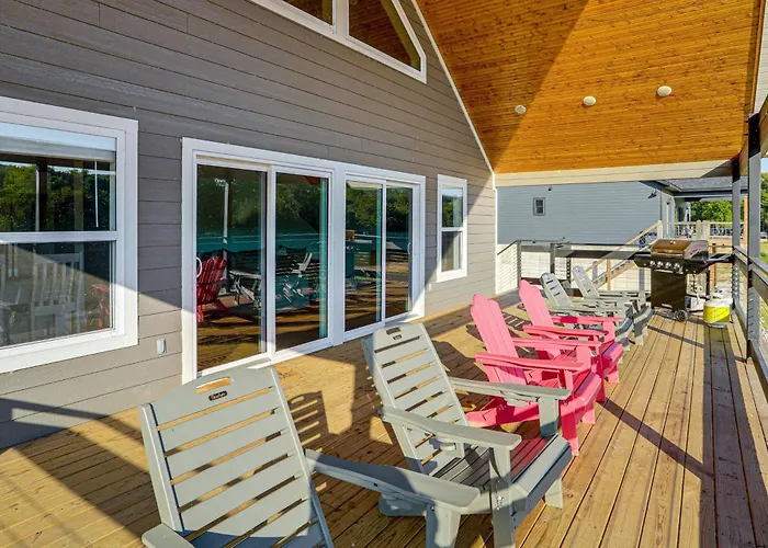 Ozarks Escape W/ River Views & Fire Pit