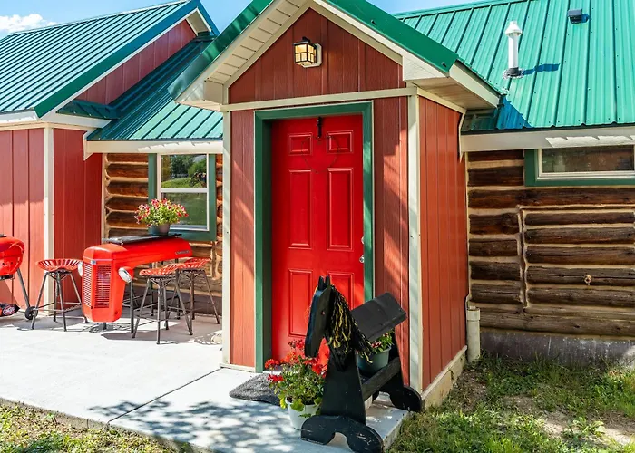 Western Log Cabin Near Downtown Sheridan
