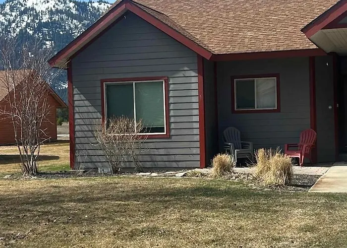Latiude Adjustment-Modern Home With Ac Near Tamarack Resort Mtn Views Beach Access Pet Friendly