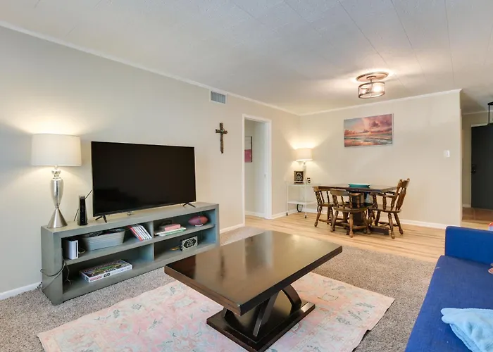 Accessible Family Condo Near Downtown Riverfront