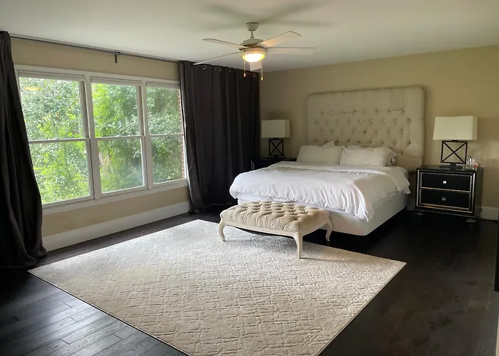Luxury Golf Course Estate-Walk To Tennis Tournament