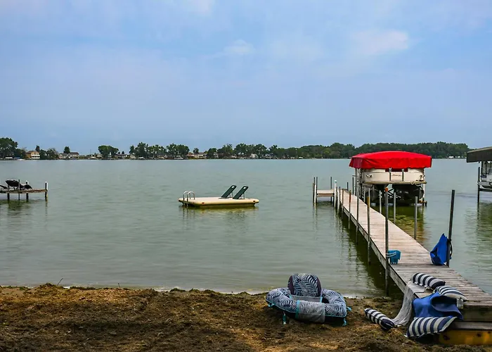 Lake Cornelia! Beach, Dock, Sunsets, Family Fun