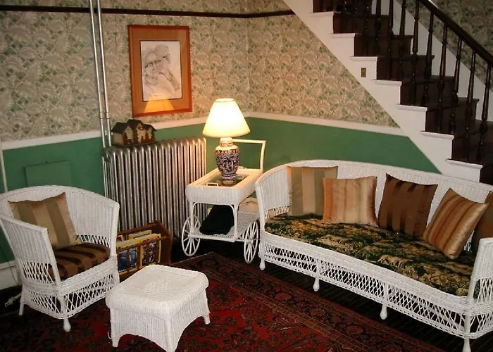 Cozy Cottage Rental Located Lakeside In The Peaceful Forest Of Millinocket, Maine