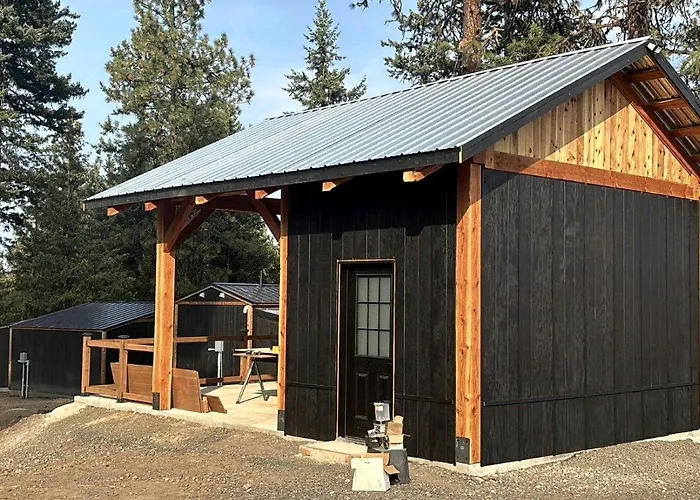 Relaxing Sleeper Cabins With Campfire Area Near Orofino, Idaho