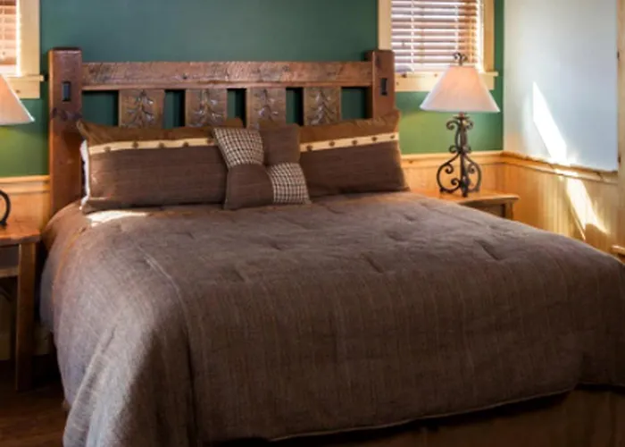 Cottage Rental With Hot Tub Near Green Mountain National Forest, Vermont