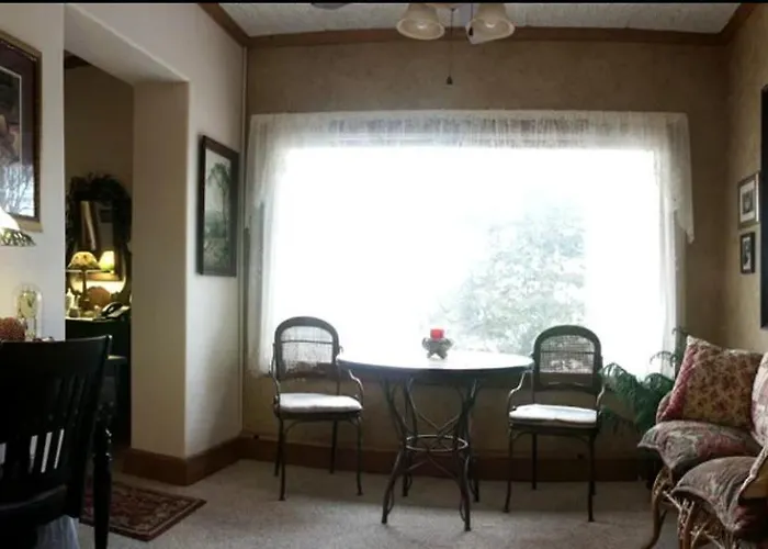 Romantic Bed And Breakfast Staycation For Two Guests In Lincoln, Nebraska