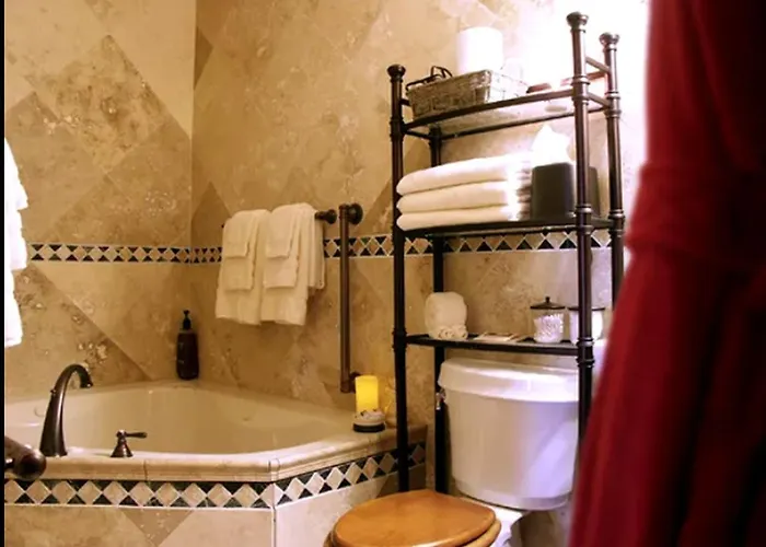Romantic Bed And Breakfast Staycation For Two Guests In Lincoln, Nebraska