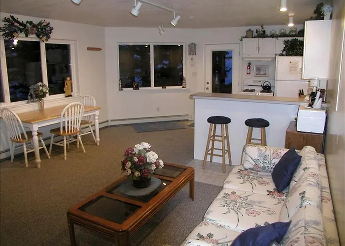 Comfortable Vacation Rental With Amazing Views In Kodiak, Alaska